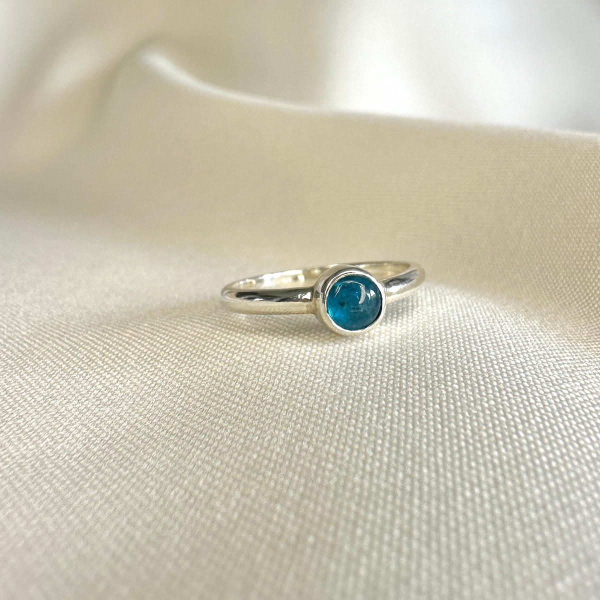 anillo clásico apatita