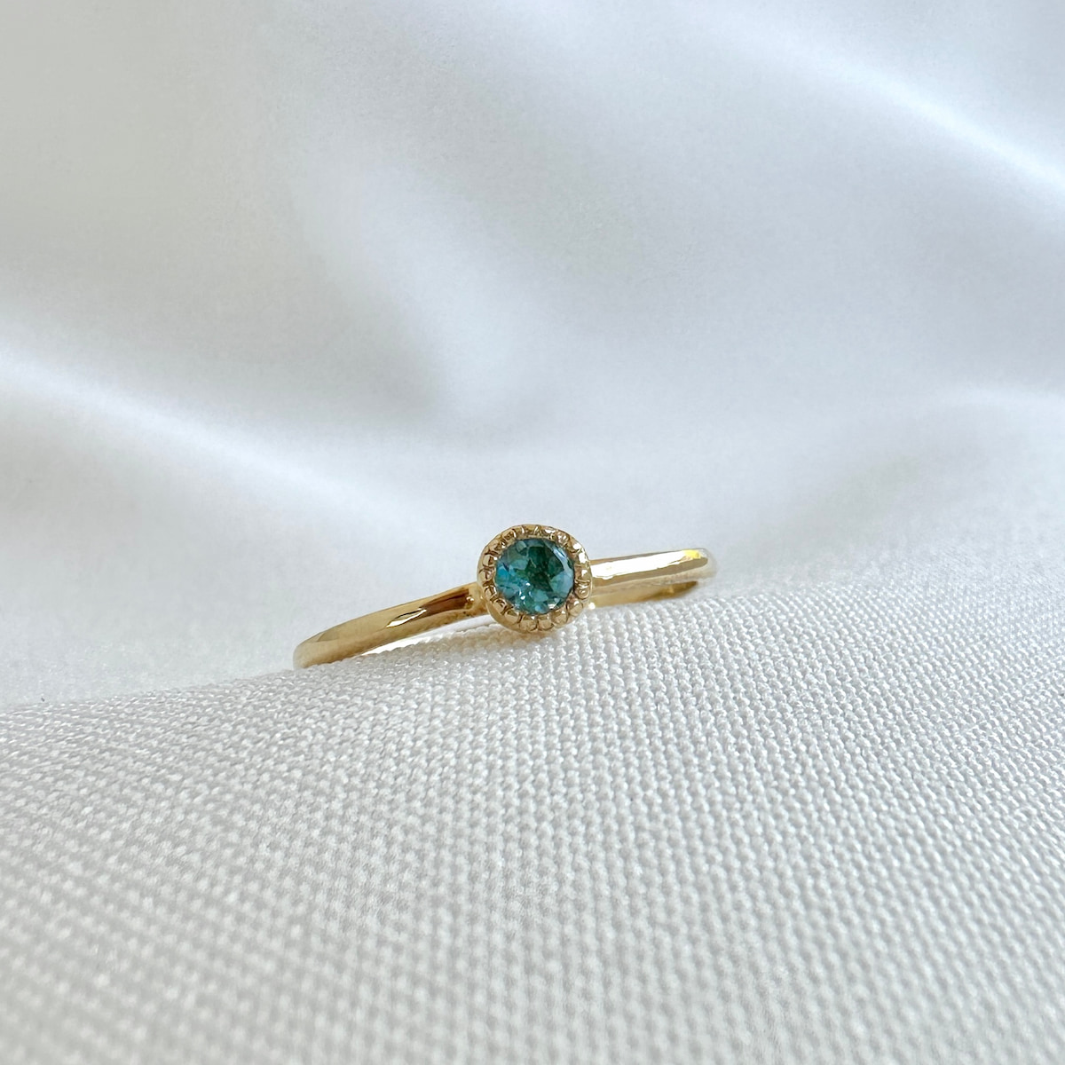 anillo clásico topacio