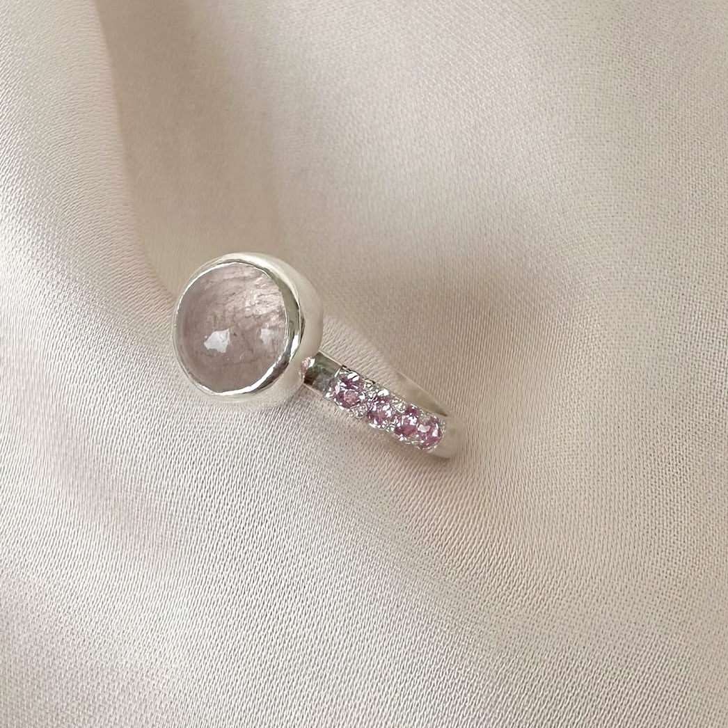 anillo cuarzo rosa