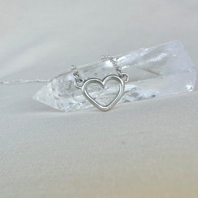 collar corazón central